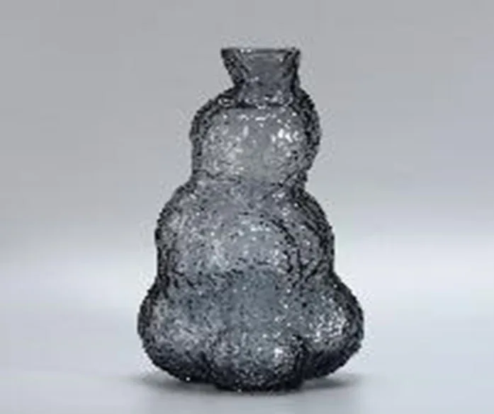 Серая рельефная ваза